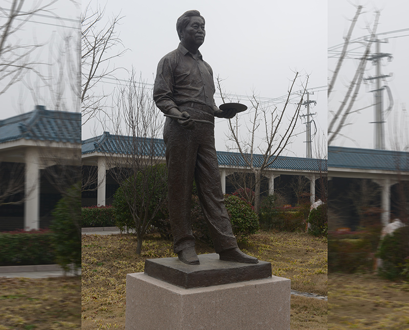 雕塑作品 喻繼高像、青銅高2.3米、安放地點(diǎn)：喻繼高紀(jì)念館